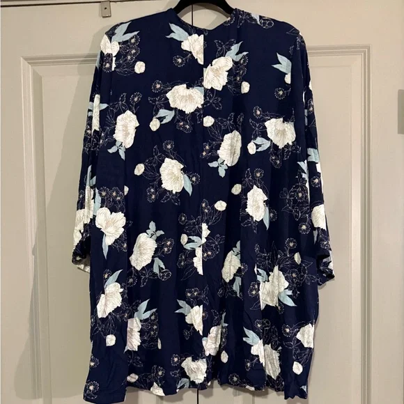 Torrid Navy and White Kimono Cardigan - Picture 5 of 5